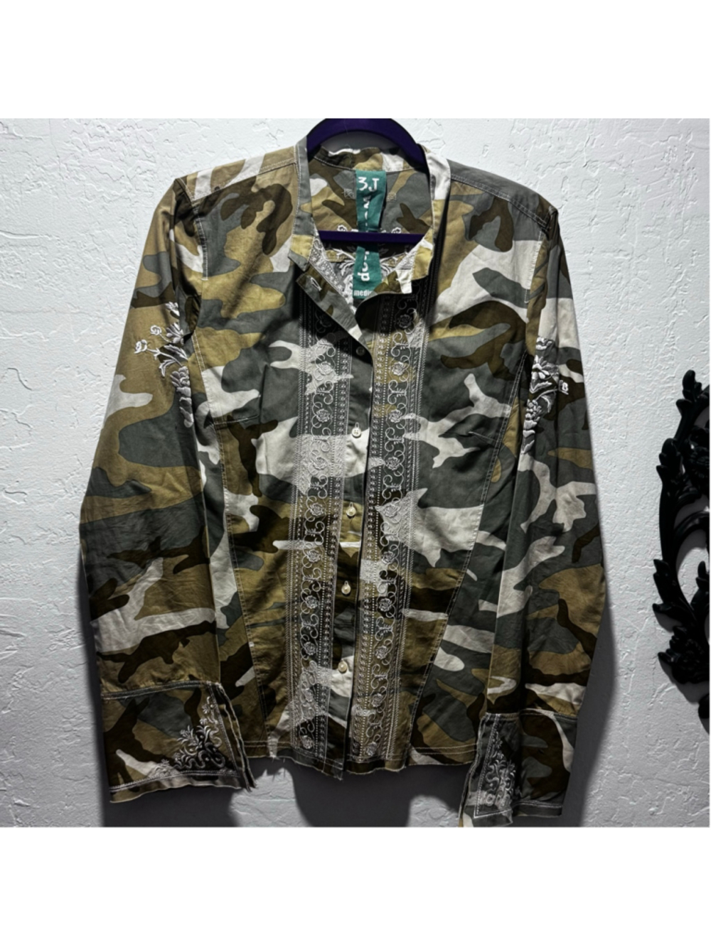 Johnny Was 3J Workshop Camo Button Down Shirt Medium Green Beige Embroidered